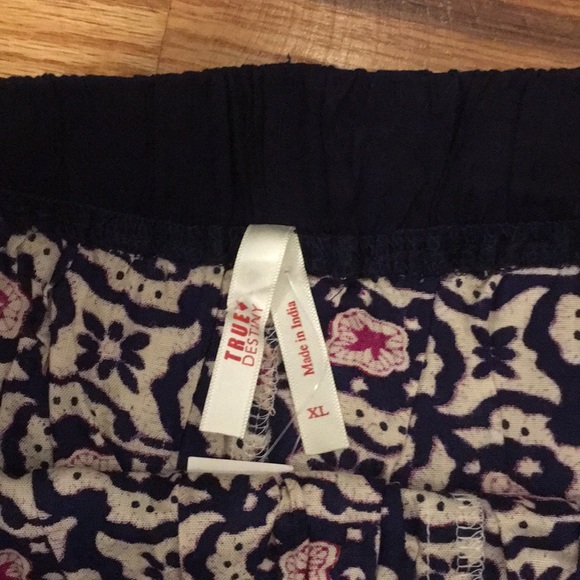 {True Destiny} Shorts - Picture 3 of 4